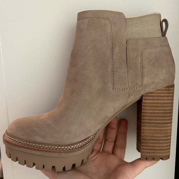 Vince Camuto Ernessa Boot Size 8.5 - Picture 2 of 5